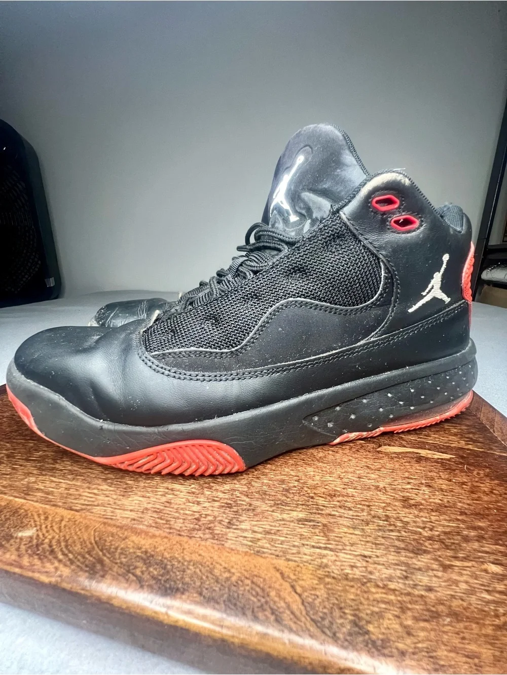 Size 8 - Air Jordan Max Aura 2 Bred Men’s Black Red